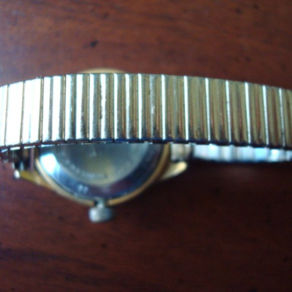 Old Ladies Vintage Eloga Watch - Picture 2 of 5